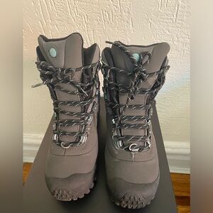 XEPTI women’s thermometer mid high top waterproof hiking boots